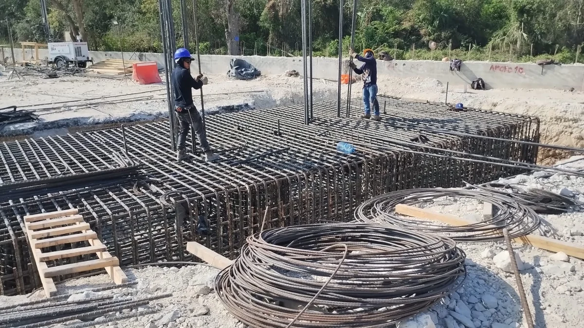 Reinforcement fabrication and assembly · Tren Maya 2024