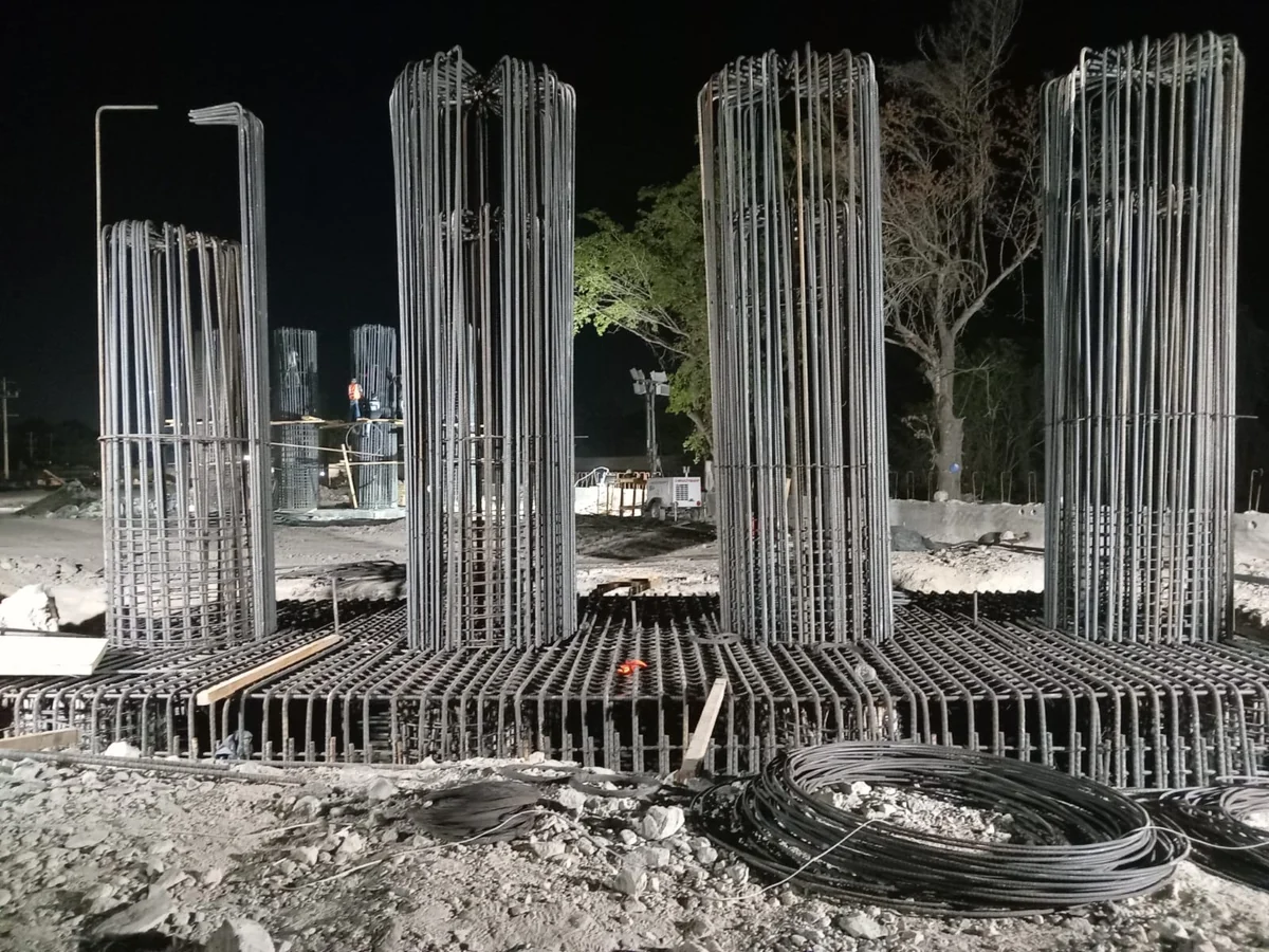 Reinforcement at a night work site · Tren Maya 2024